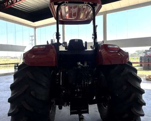 Tractor Farmall 110 a Case IH