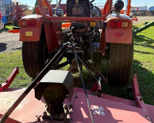 Hanomag 250a - con Desmalezadora