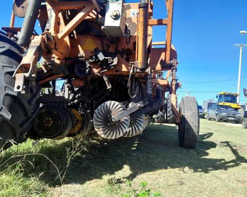 Sembradora Dumaire 760. Buen Estado.