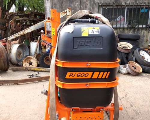 Pulverizador Jacto PJ 600 SB Disponible