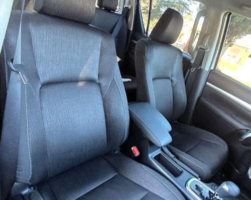 Toyota Hilux 2.8 TDI CD 4X4 SRV AT6 204cv 2022 U$ 36.499