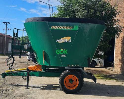 Mixer Vertical MDV 14m3. Agromec - Disponible, Recomendado.