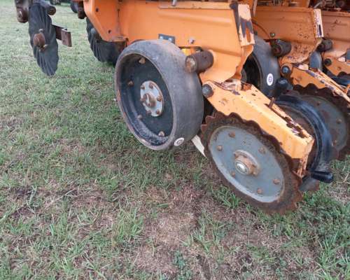 Sembradora Agrometal TX Mega 16 a 52