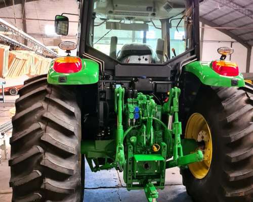 Tractor John Deere 6115j