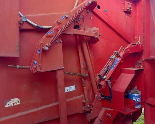 Rotoenfardadora Mainero 5880 año 2009