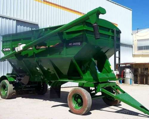 Tolva Semillera Gimetal AC 26.000 de 22 TT con Chimango