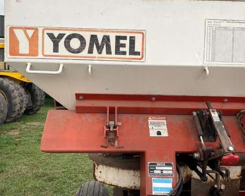 Fertilizadora Yomel 2000 Kg