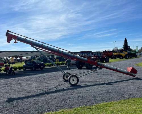 Chimango Famer de 9 X 200 con Motor a Explosión