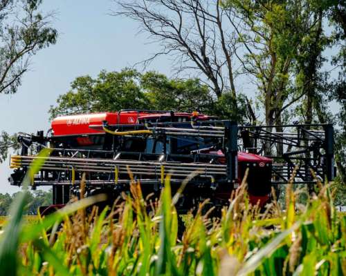 Fertilizadora Autopropulsada Neumática Ombu FN 4200