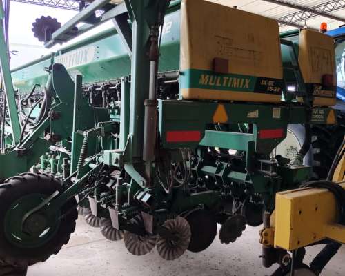 Sembradora Pierobon Multiplanter de 32a21 o 16 a 42