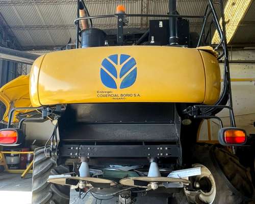 Cosechadora New Holland CR9060 - 2011 - 360hp - Usada