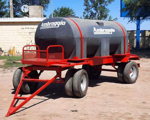 Acoplado Tanque de Polietileno 6500 Litros Ambroggio