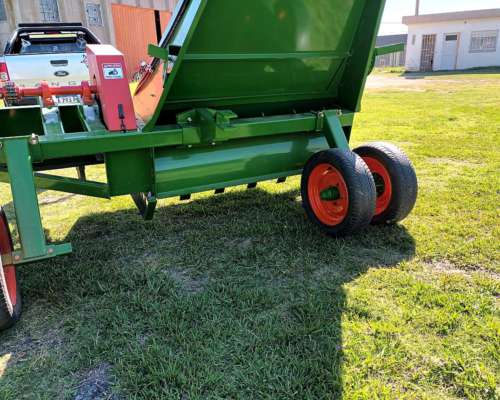 Nueva Picadora de Forraje Tecnoforraje, Todo Terreno