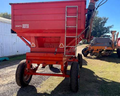 Tolva Gimetal 14 TN con Chimango