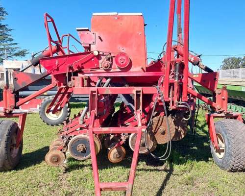 Sembradora Pionera 2520 con Alfalfero