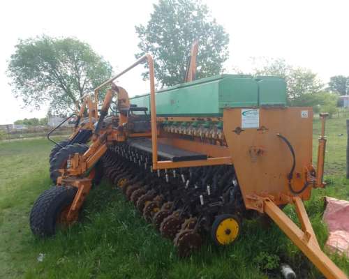 Sembradora Dumaire 910 año 2010