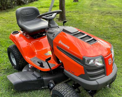 Minitractor Husqvarna de 17 HP 38 de Corte