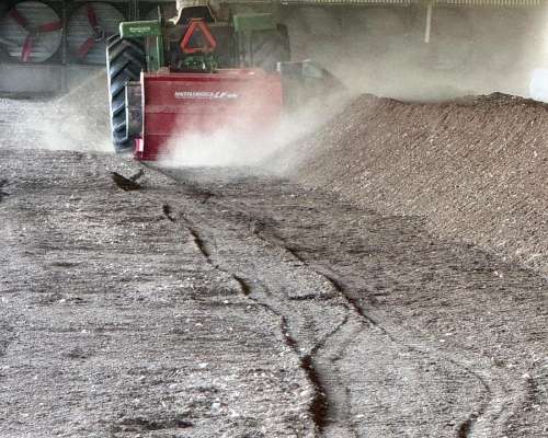 Apilador de Cama Avicola Metalurgica LF