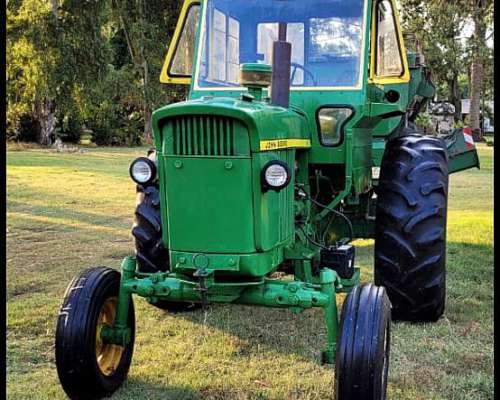 Vendo Tractor John Deere 2420