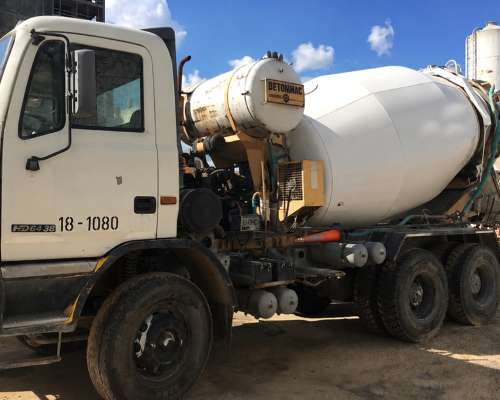 Alquiler Camión Mixer Astra HD6438