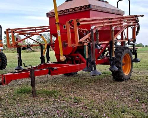 Fertilizadora, Encaladora, Sembradora Pasturas Altina