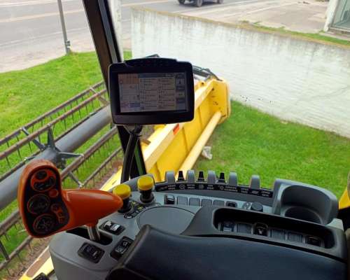 Cosechadora CR9060 año 2012 Motor 8.798hs Rotor 5,649 HSD