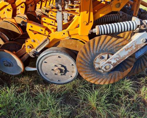 Agrometal MXY II 27 Lineas a 17,5, Alfalfero.