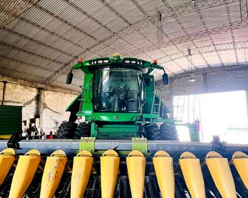 John Deere S670 DD 35d. año 2016. M4900hs. R3200hs.
