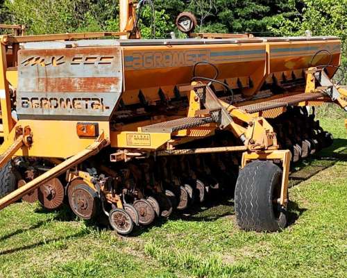 Sembradora Agrometal TX Mega 23 a 35