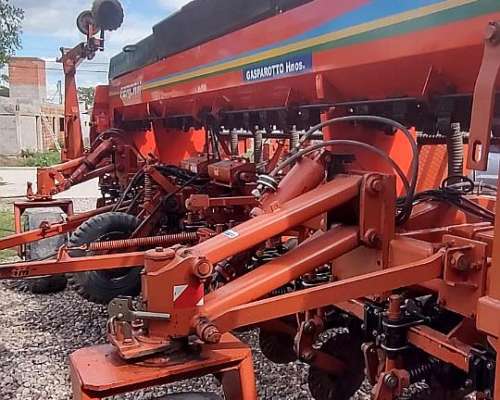 Sembradora Fercam . .