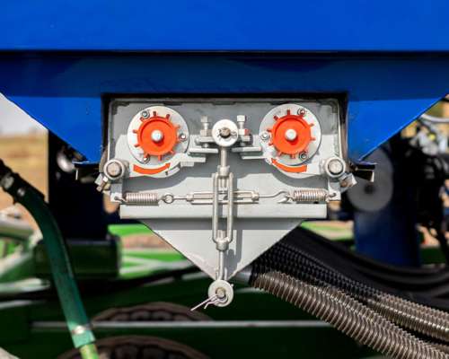 Neomax AIR Drill Juri para la Fertilización y Siembra