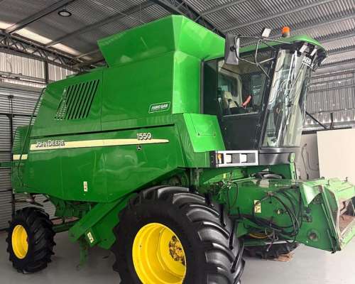 Cosechadora John Deere 1550 25 Pies - año 2004 - Usada.