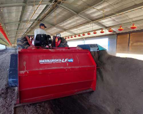 Apilador de Cama Avicola Metalurgica LF