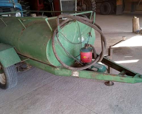 Cisterna Usada de 1000 Litros con Bomba