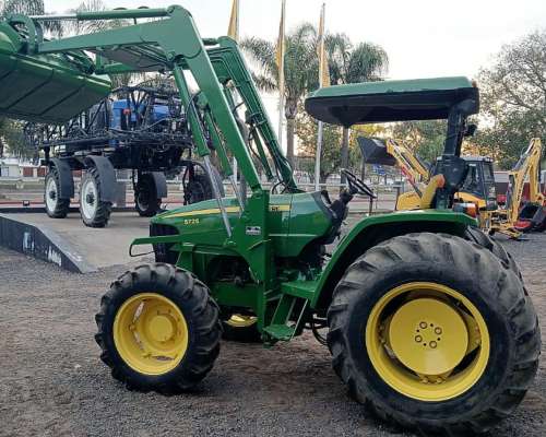 John Deere 5725 con Pala - Impecable
