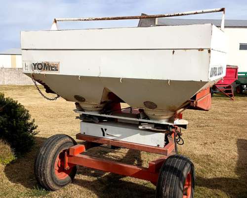 Fertilizadora de Arrastre Usada Yomel Control 2022a