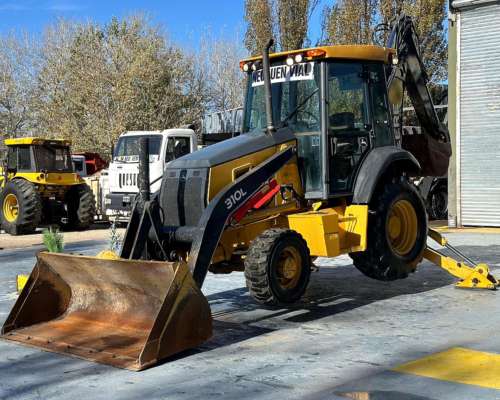 John Deere 310l 4X4 año 2019