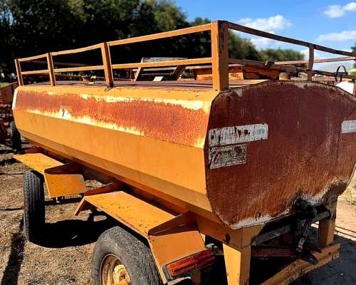 Acoplado Cisterna Mauro 3000 Lts