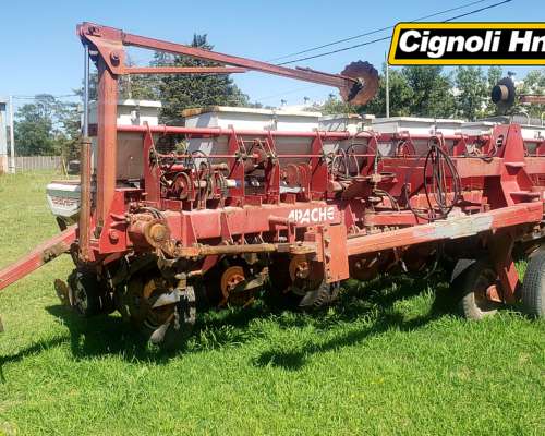 Sembradora Apache 6100, de 10 a 70 cm y Tiro de Punta