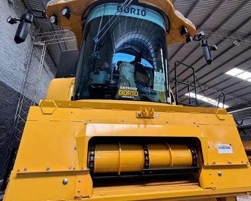 Cosechadora New Holland CR6.80 - 310 HP - Nueva