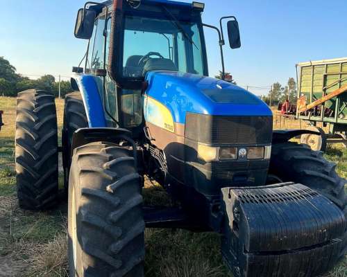 New Holland TM 7040
