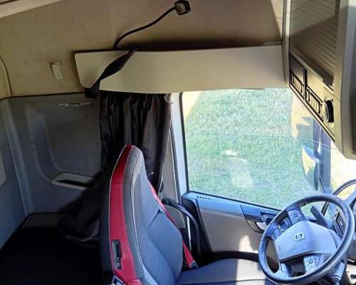 Volvo FH 460 2017 con 700 Mil KMS 6X2