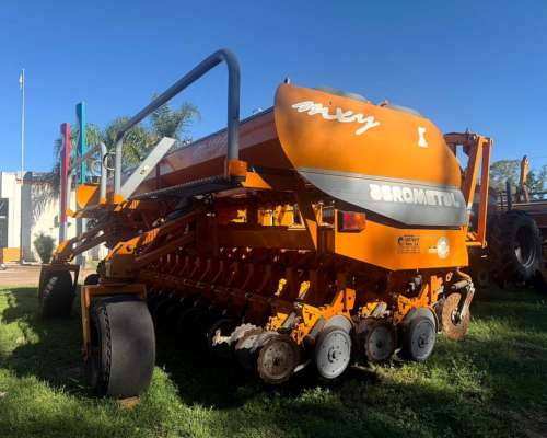 Sembradora Agrometal MXY 37/17.5
