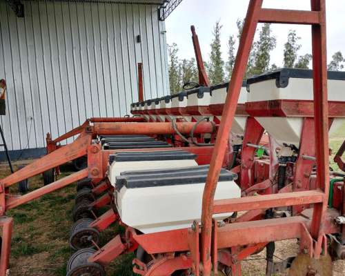 Sembradora Crucianelli Gringa IV de 10 a 70 con Monitor