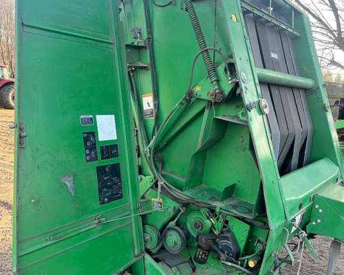 Rotoenfardadora John Deere 535