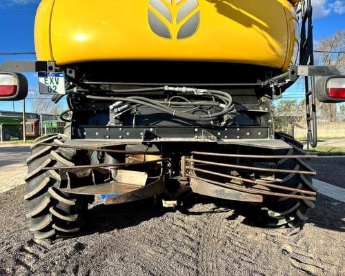 New Holland CR 7.90