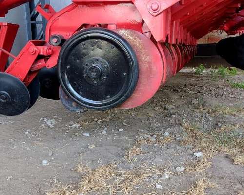 Sembradora Crucianelli Gringa V 14 a 52 Neumatica