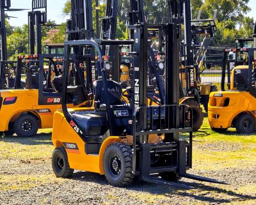 Autoelevador Eisen DF25 2500kg Torre Doble 3.7m Powershift