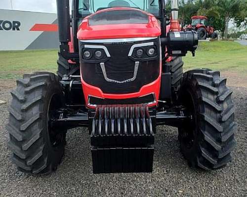 Tractor Traxor Tc1504+ 150 HP 4X4 con 3 Puntos