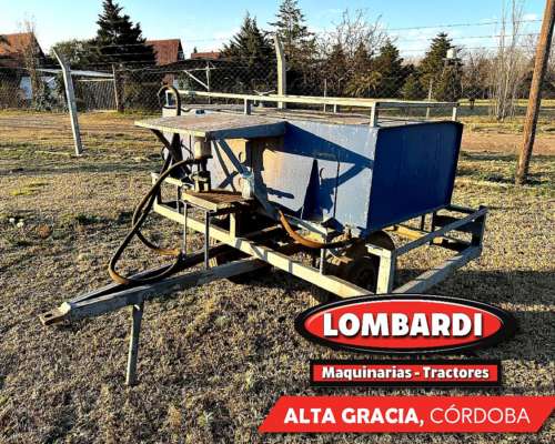 Acoplado Cisterna Capacidad para 1000 Litros Buen Estado